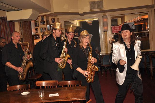 min 2011 03 08 mardi brass band 386